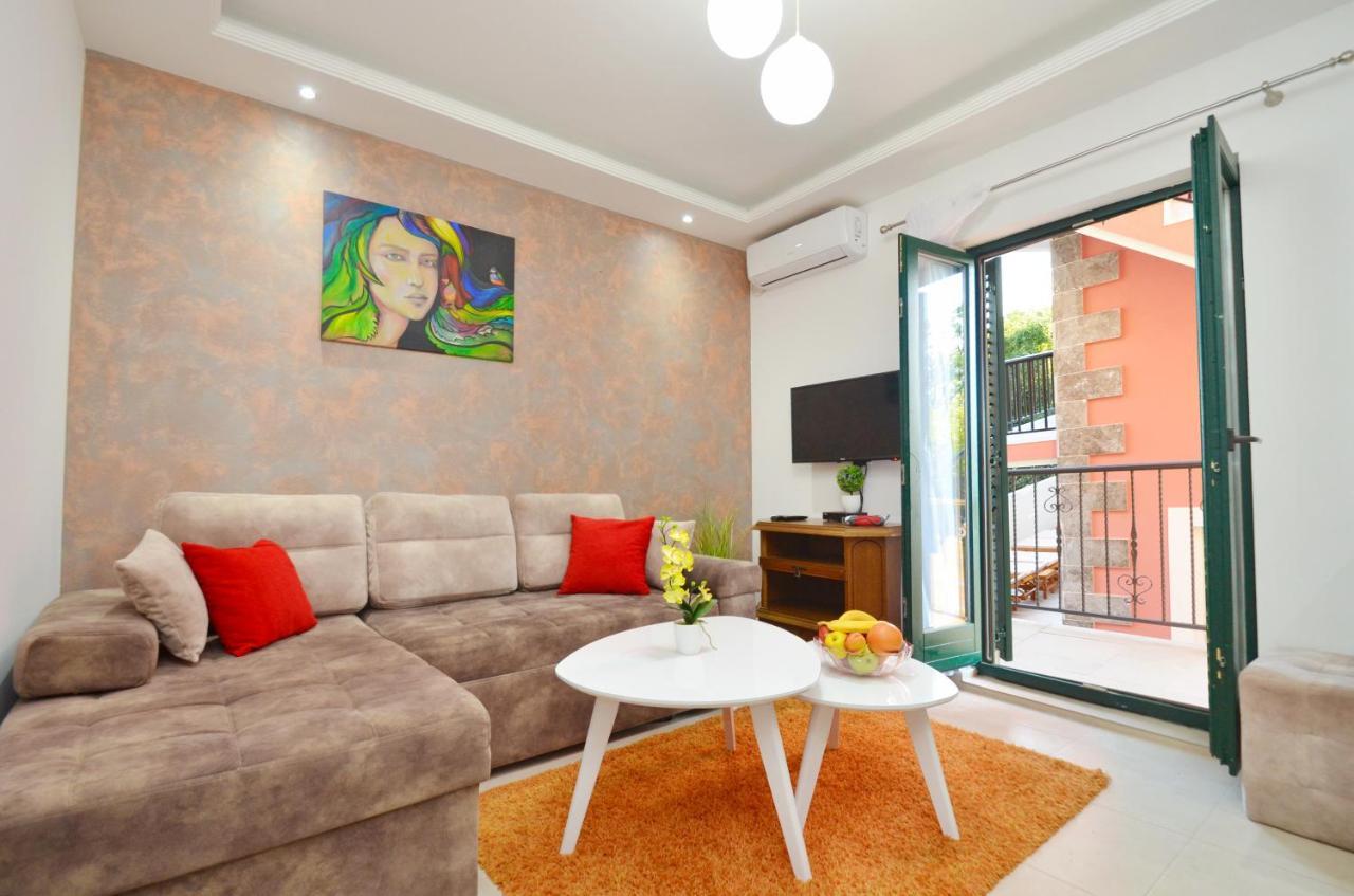 Apartments Lux S 蒂瓦特 外观 照片